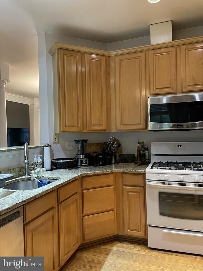 Foto del edificio - 3826 Watkins Mill Dr