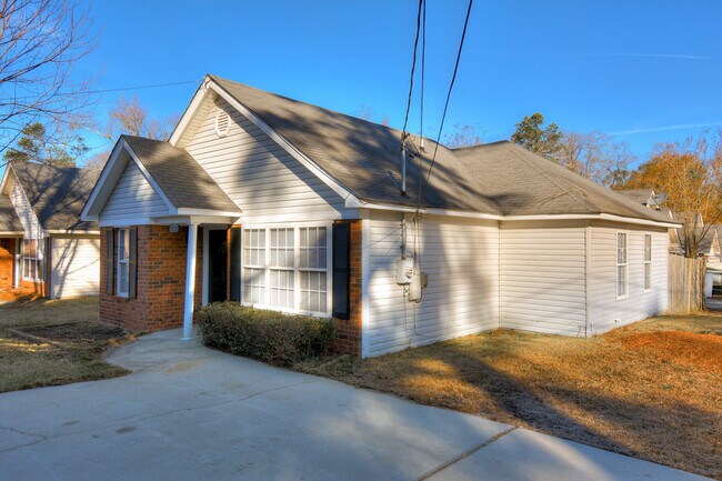 Building Photo - 3121 Church Rd