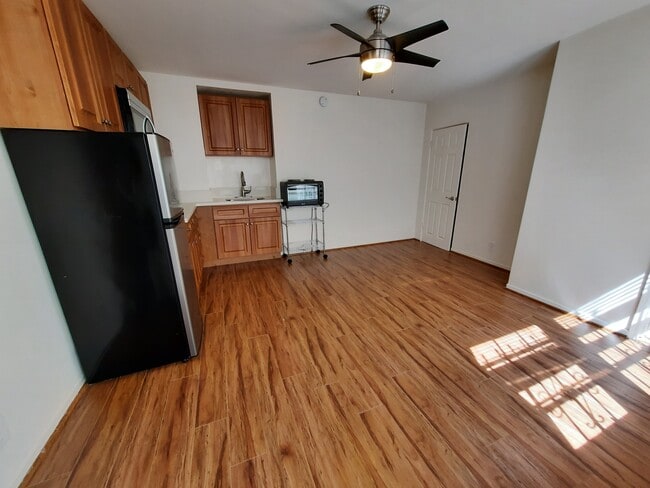 Building Photo - 1029 2nd St