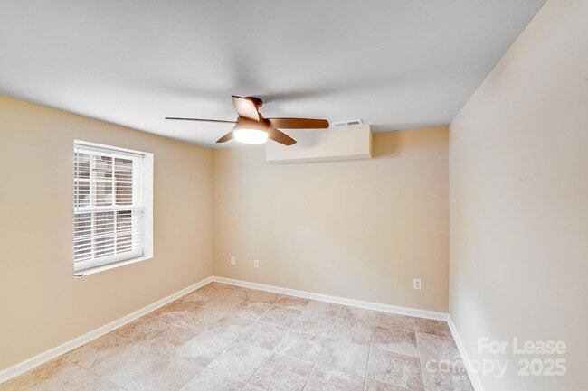 Building Photo - 2417 Laburnum Ave