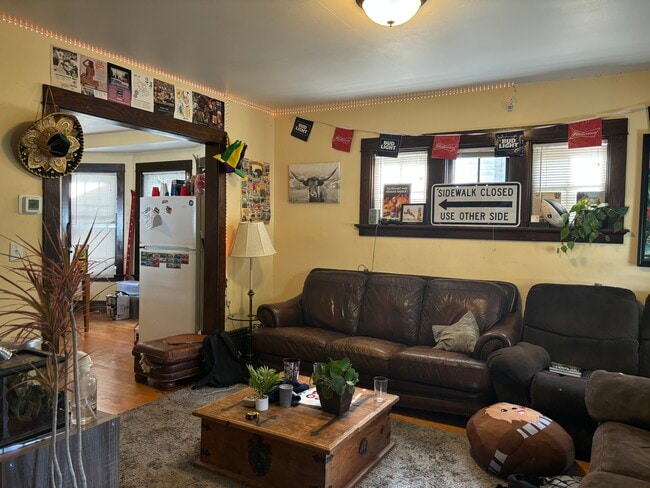 Building Photo - 109 Lathrop St