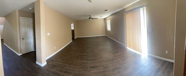 Building Photo - 5 Bedroom / 2.5 Bathroom for rent $2,995