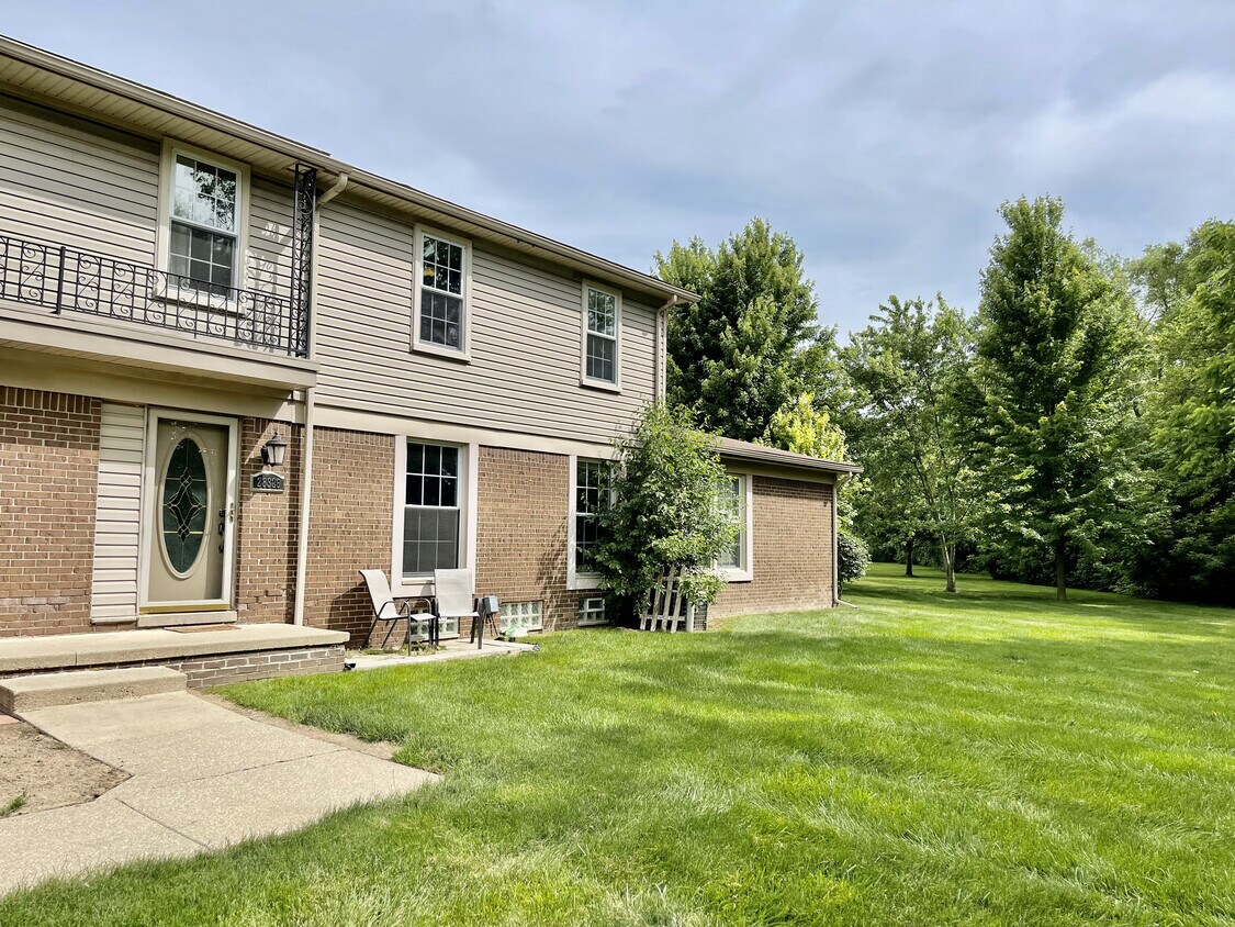 28326 Coventry Ct, Trenton, MI 48183 Townhome Rentals in Trenton MI