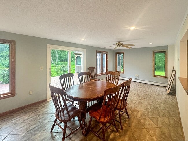 Foto del edificio - 85 Debbie Dr