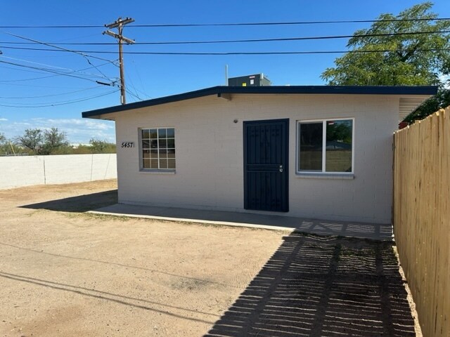 Foto principal - 5457 S 6th Ave