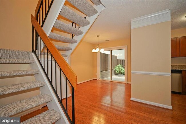 Foto del edificio - 2215 Coppersmith Square