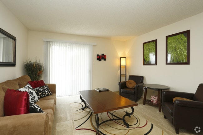 2BR, 1.5BA - 923 SF - Willowstone Apartments