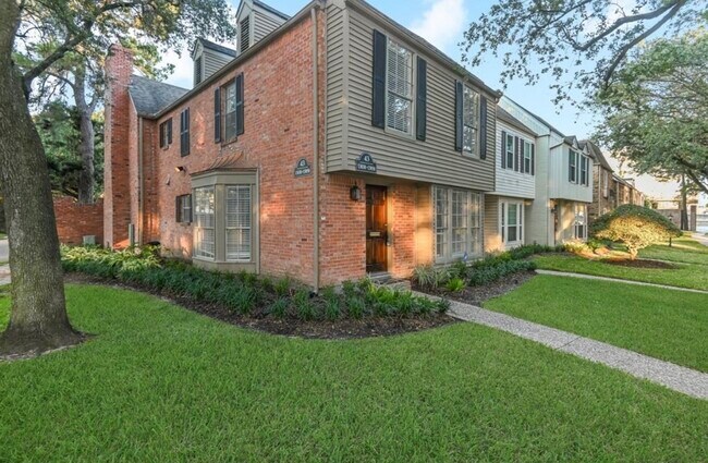 Foto del edificio - 13050 Trail Hollow Dr