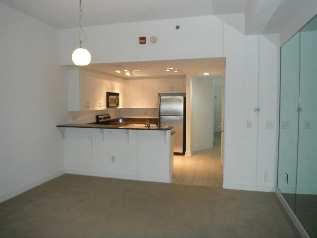 Building Photo - 1100 Bluff Rd