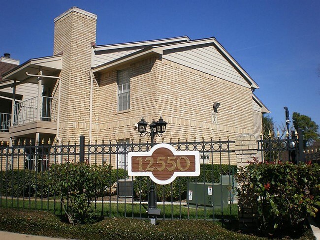 Building Photo - 12550 Whittington Dr