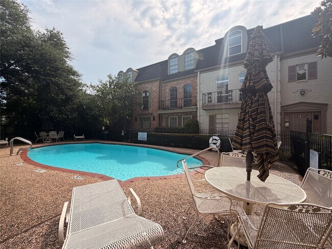 Foto del edificio - 537 N Post Oak Ln