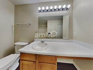 Building Photo - 2218 S Briarwood Dr