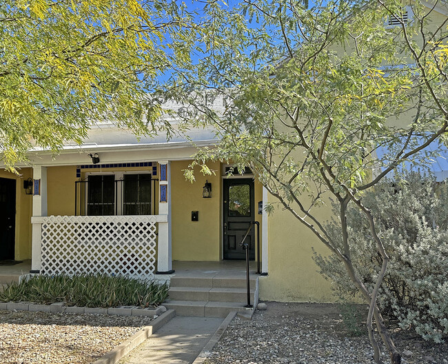 Large Front Porch - 517 S 5th Ave