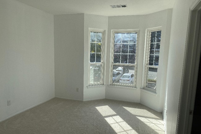 Building Photo - 1530 Spring Gate Dr