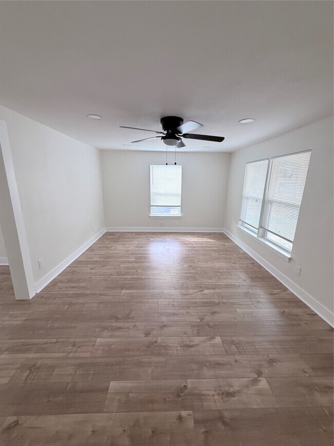 Foto del edificio - 1526 E 32nd 1/2 St