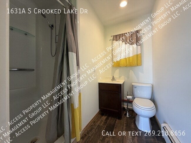Foto del edificio - 1631 S Crooked Lake Dr