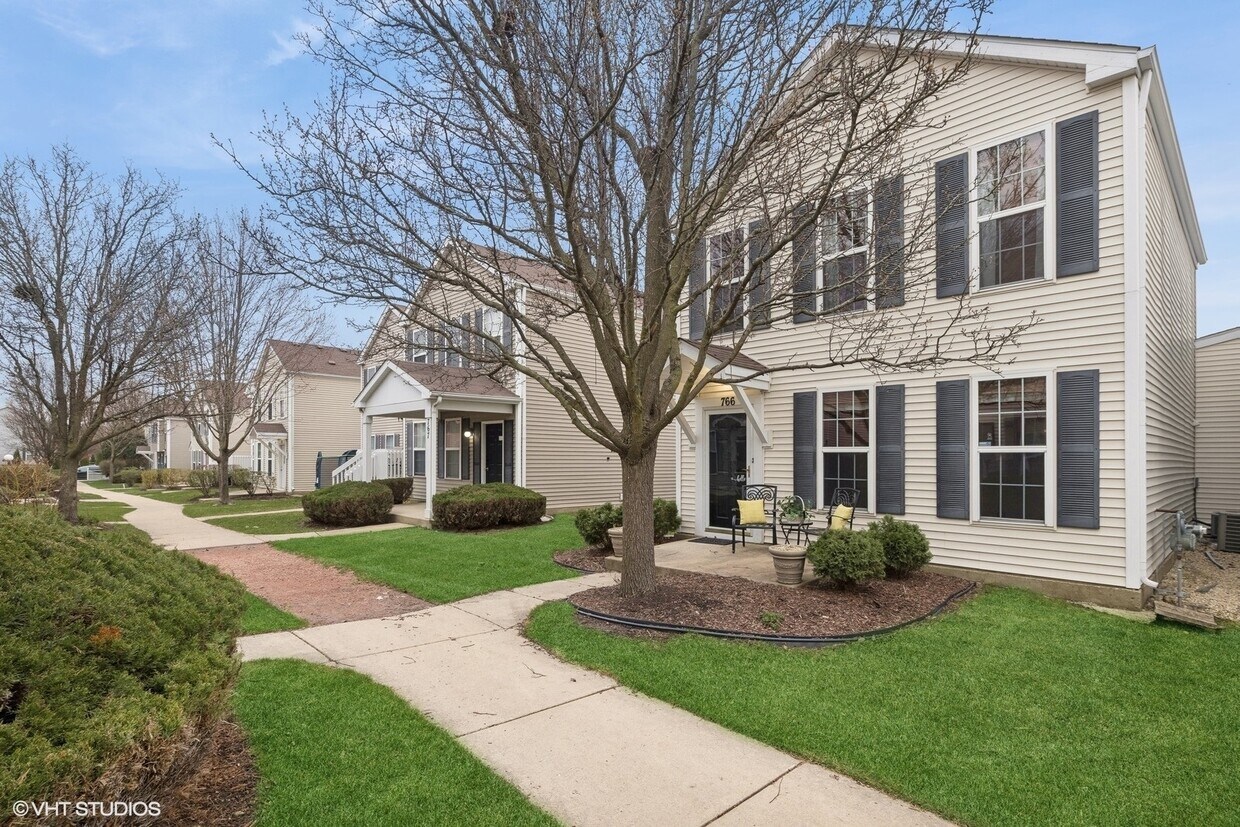 766 Four Seasons Blvd, Aurora, IL 60504 House Rental in Aurora, IL