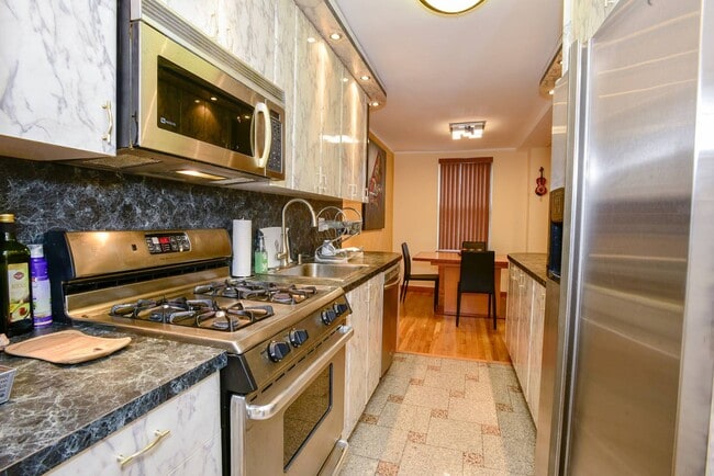 Building Photo - 2785 Ocean Pkwy