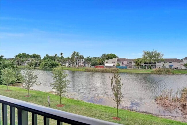 Building Photo - 15470 SW 82nd Ln