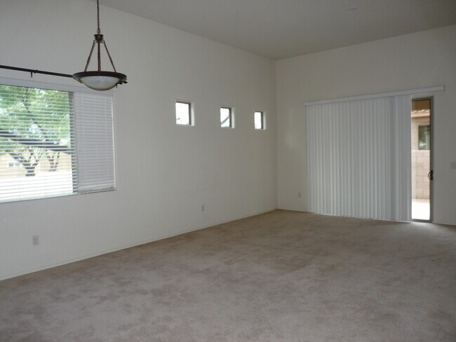 Foto del edificio - Gated Community in Rancho Vistoso-4 Bedroo...