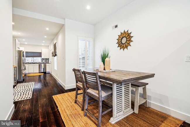 Dining Room - 934 N 30th St