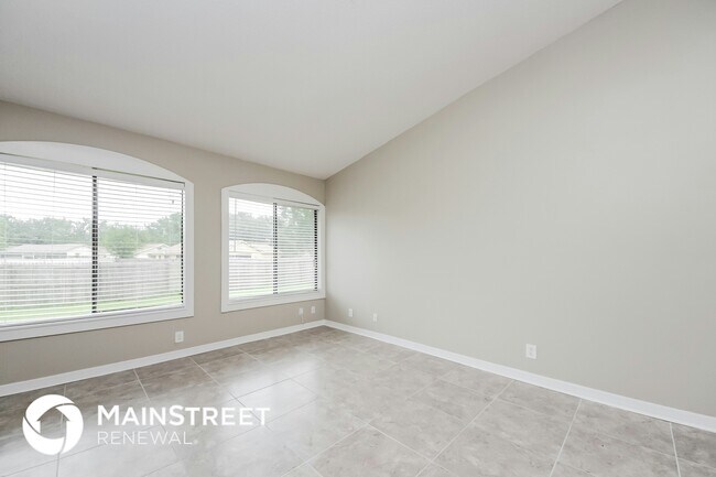 Building Photo - 713 E Flag Way