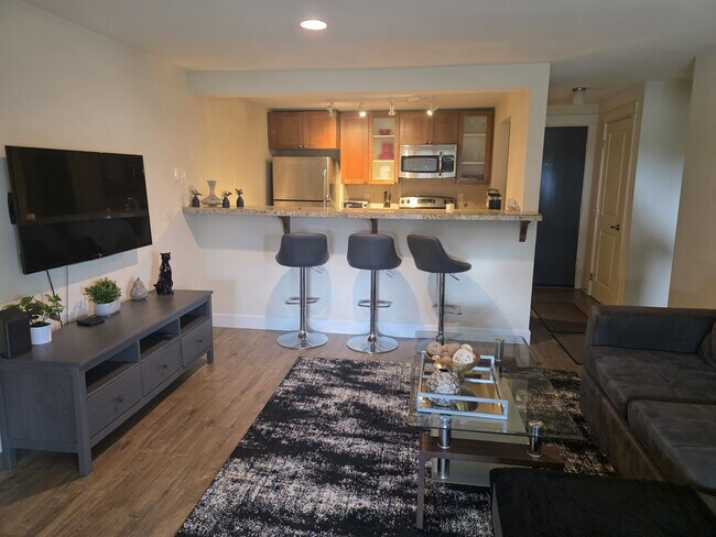 Building Photo - 300 N 130th St