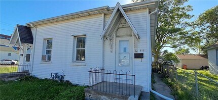 Building Photo - 1505 S 10th St