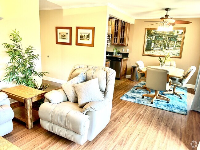 Building Photo - 8537 Villa La Jolla Dr