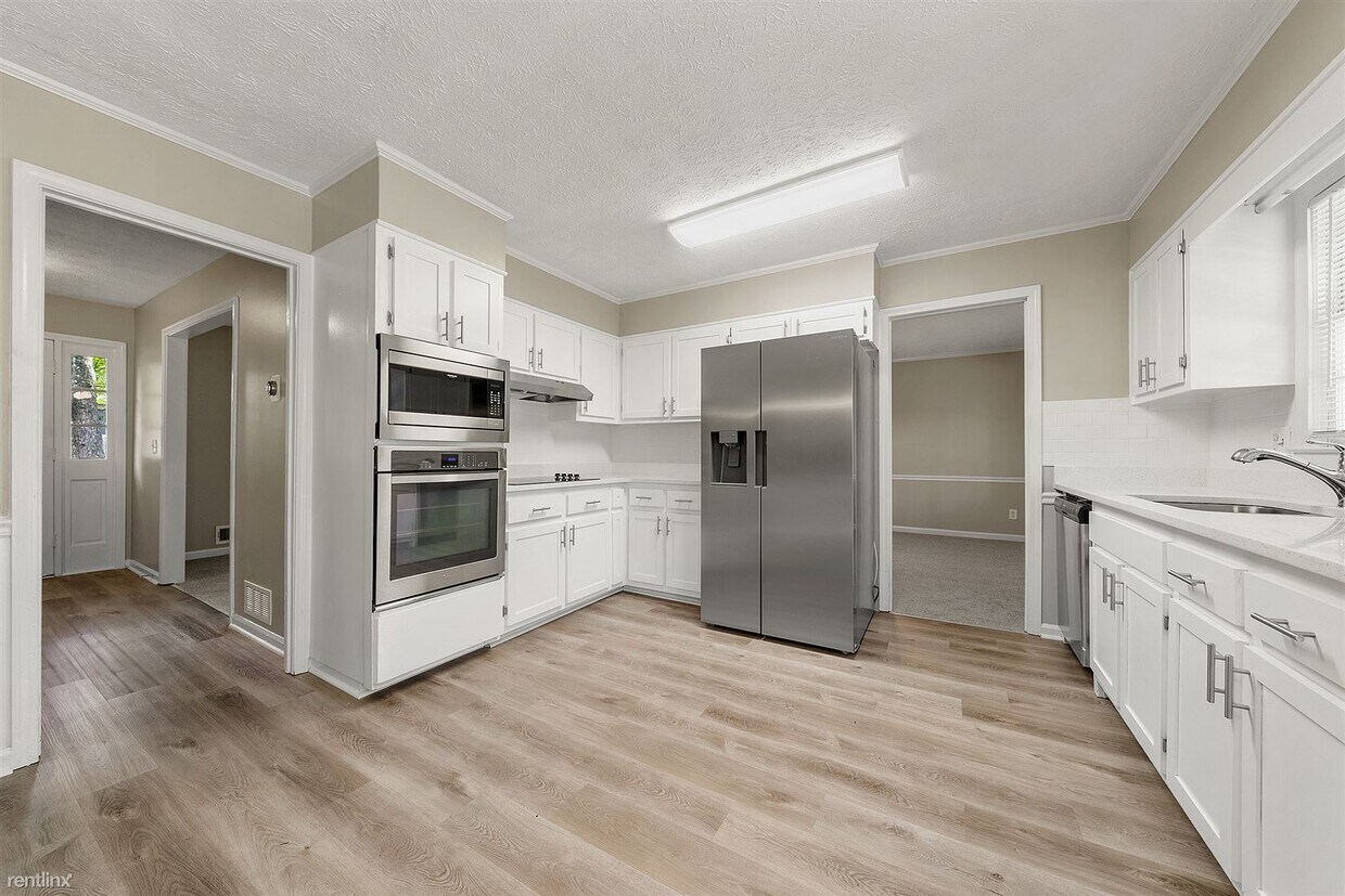 Foto principal - 4 br, 2.5 bath House - 673 Fairfield Dr