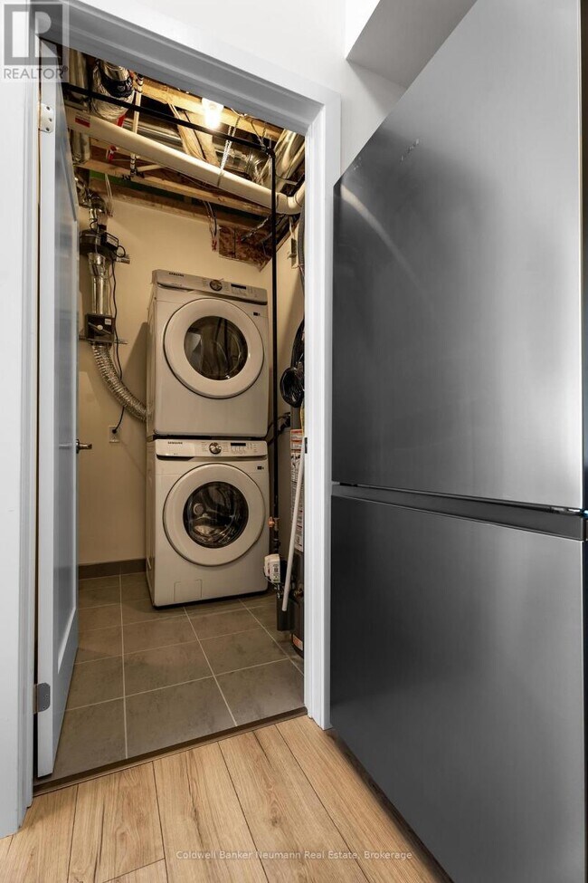 Photo du bâtiment - 940 St David St N