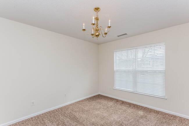Building Photo - 1036 Meadowbrook Ln SW