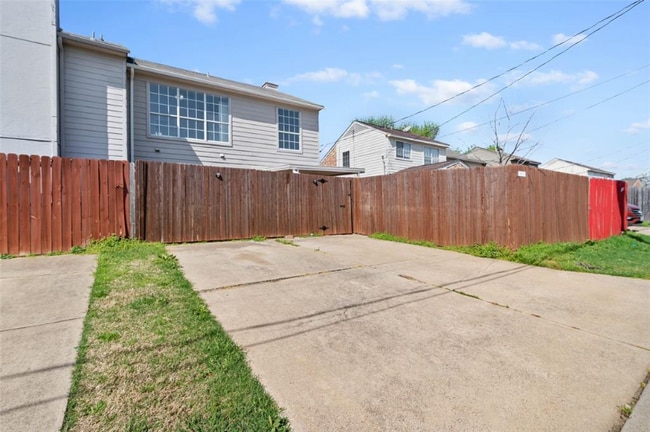 Building Photo - 3415 Ramey Dr