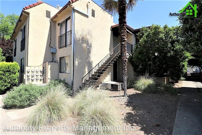 Building Photo - 549 Loma St