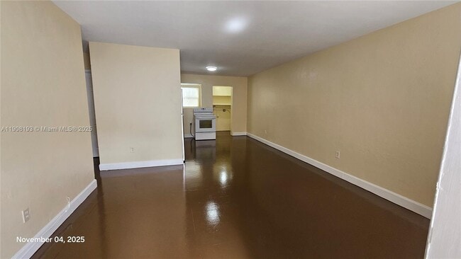 Building Photo - 1840 Fern Rd