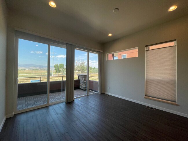Foto del edificio - LOVELY 2 BED/2.5 BATH Great location near Boulder!