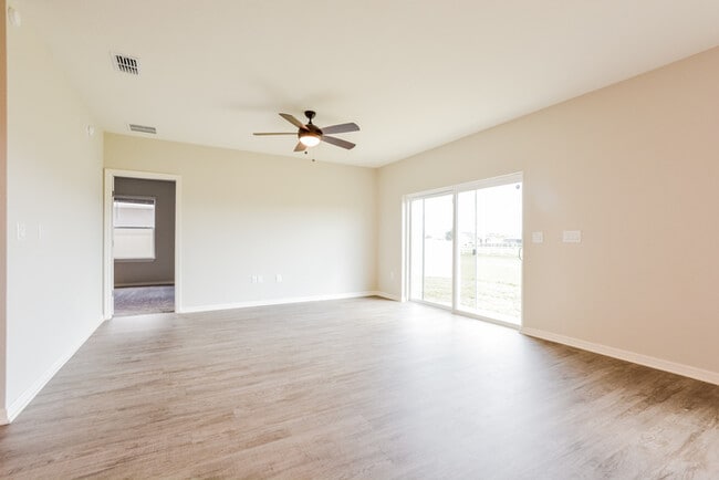 Building Photo - 1015 Corso Dr