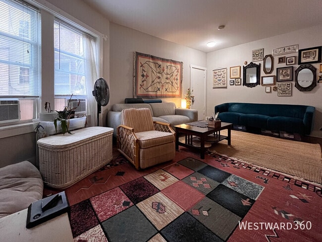 Foto del edificio - 1664 W Farwell Ave