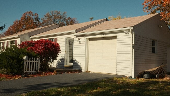 Building Photo - 32568 Electric Blvd