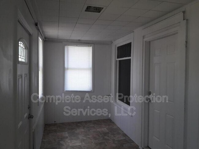 Foto del edificio - 6812 California Ave