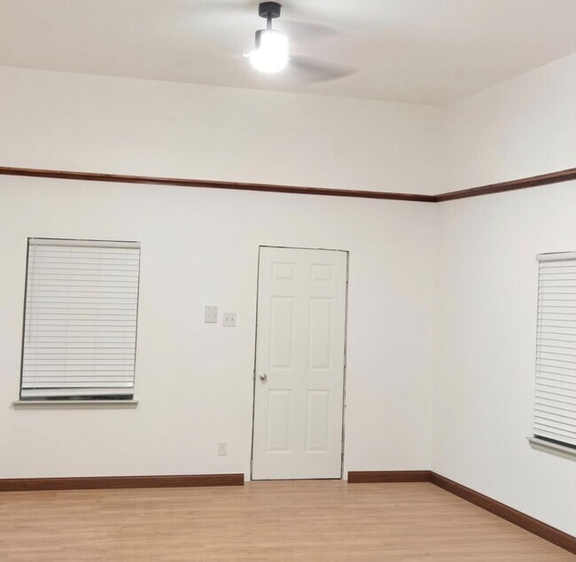 Foto del edificio - 1321 Palmer Ave