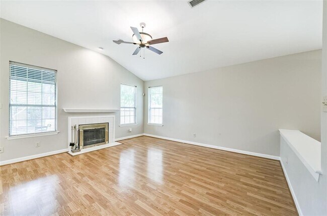 Building Photo - 15019 Trumpet Vine Ln