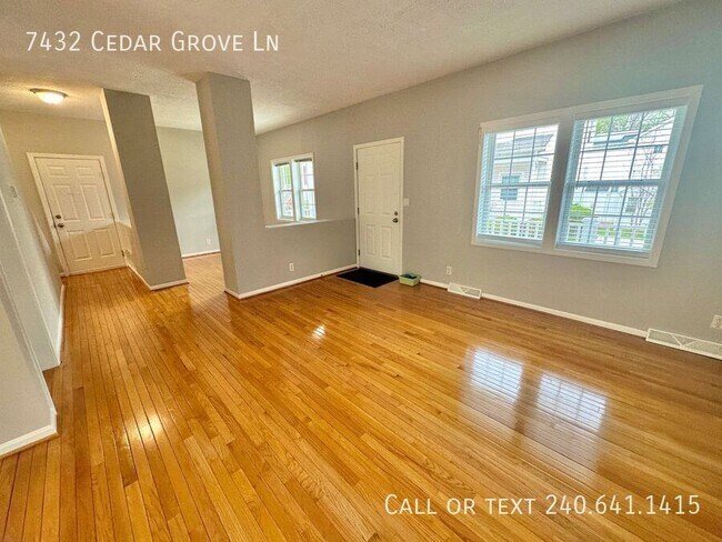 Foto del edificio - 7432 Cedar Grove Ln