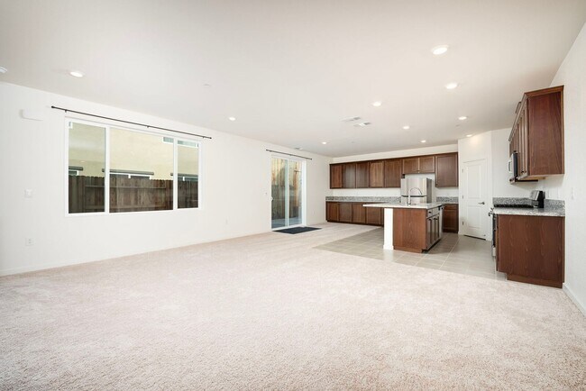 Foto del edificio - 4798 Tilly Dr