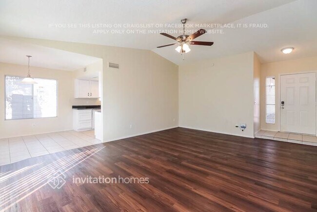 Foto del edificio - 3819 E Harmony Ave