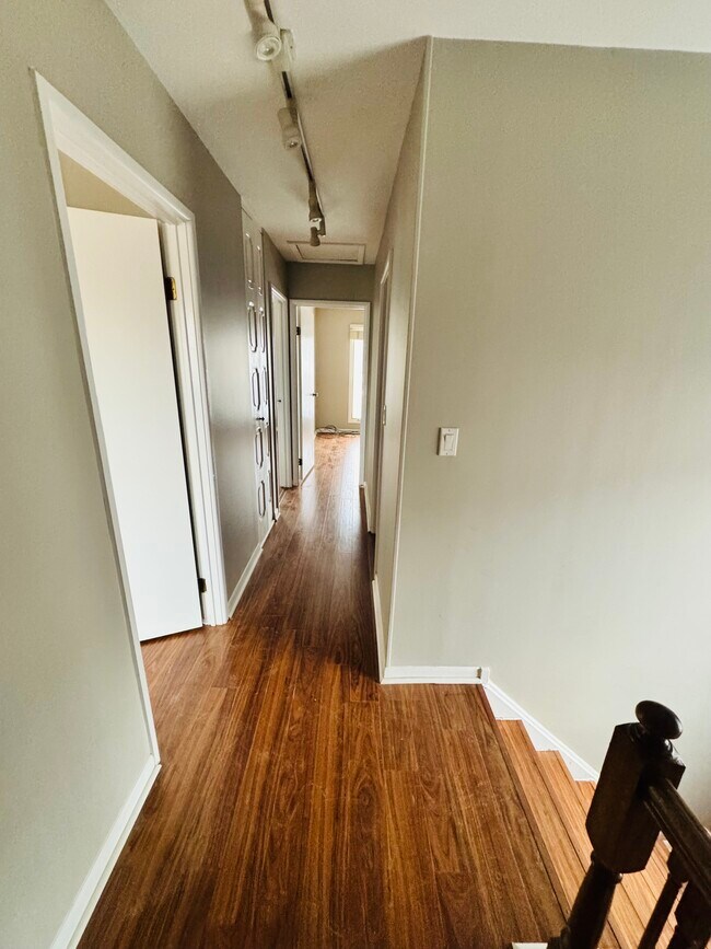 Foto del edificio - 532 Hummingbird Ln