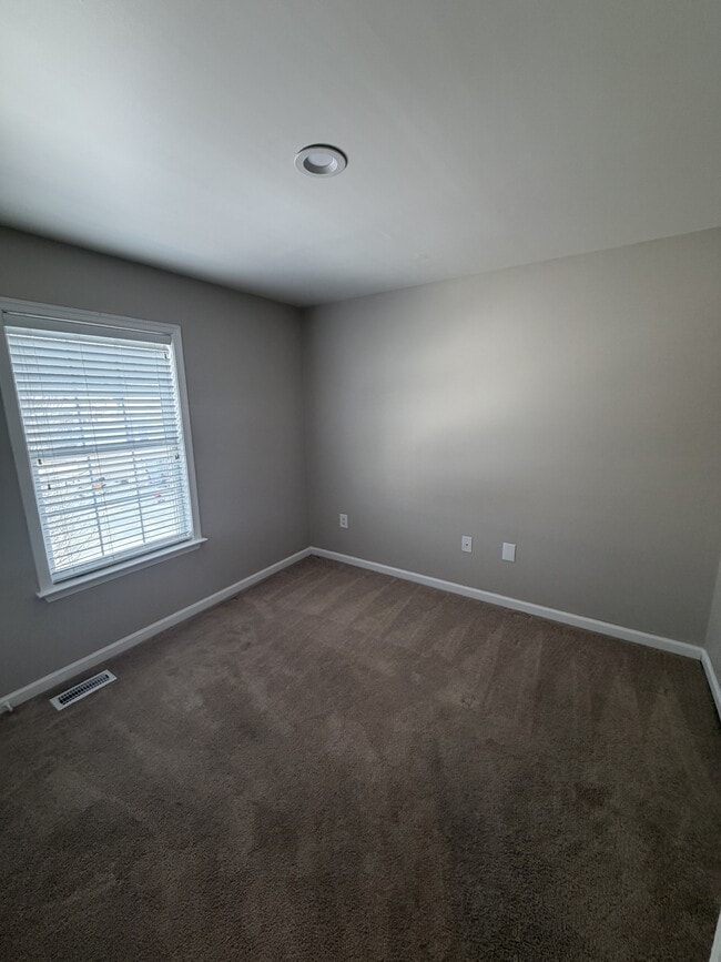 Foto del edificio - 163 Charlotte Ct