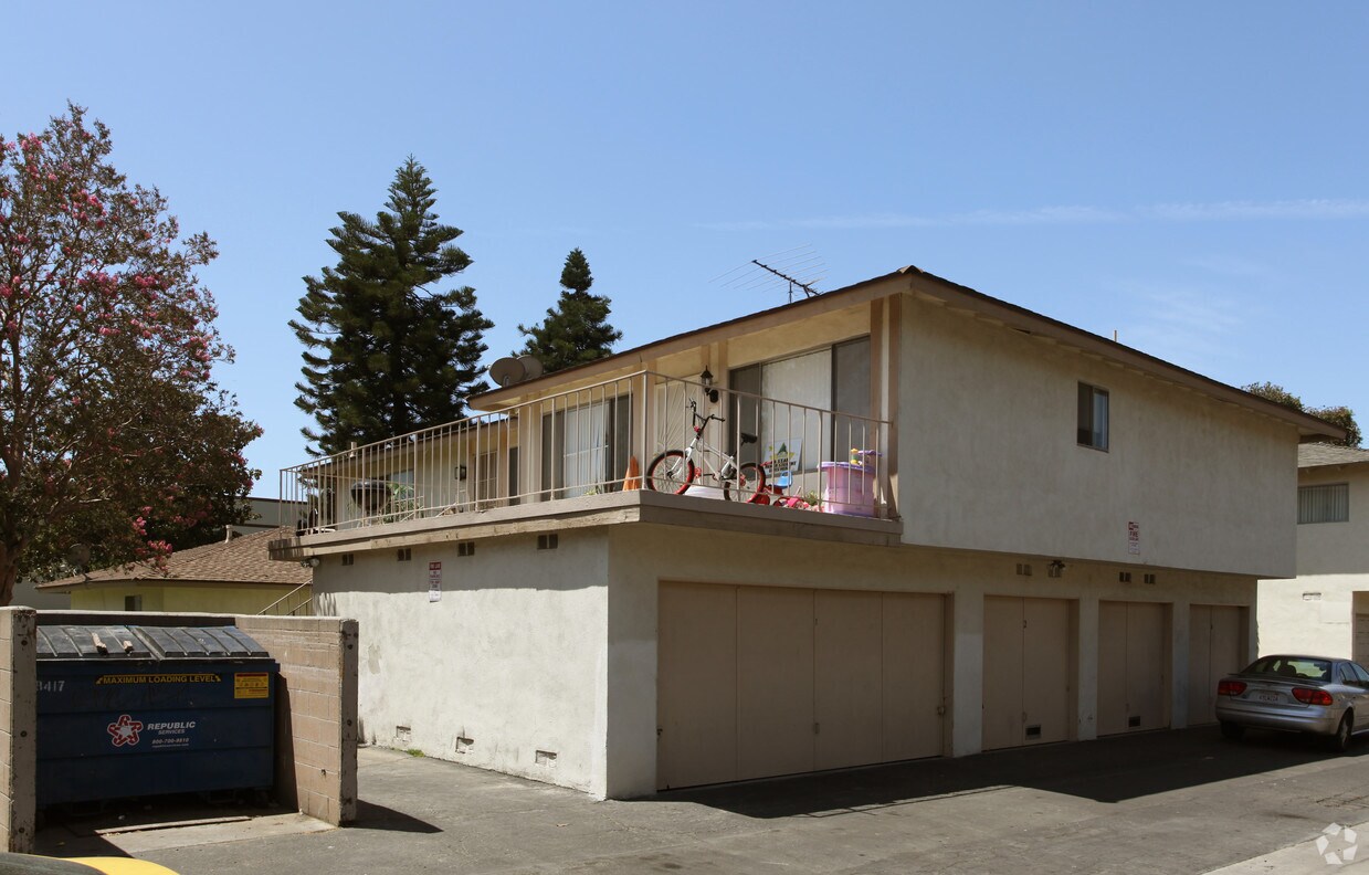 Building Photo - 2337 E Omega Ave