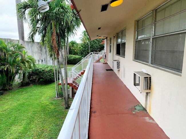 Foto del edificio - 2915 Plunkett St