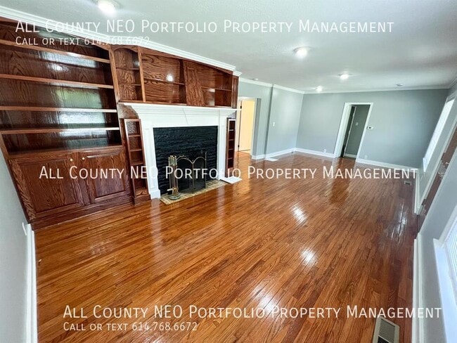 Building Photo - 5 Bedroom UA Home On A Corner Lot